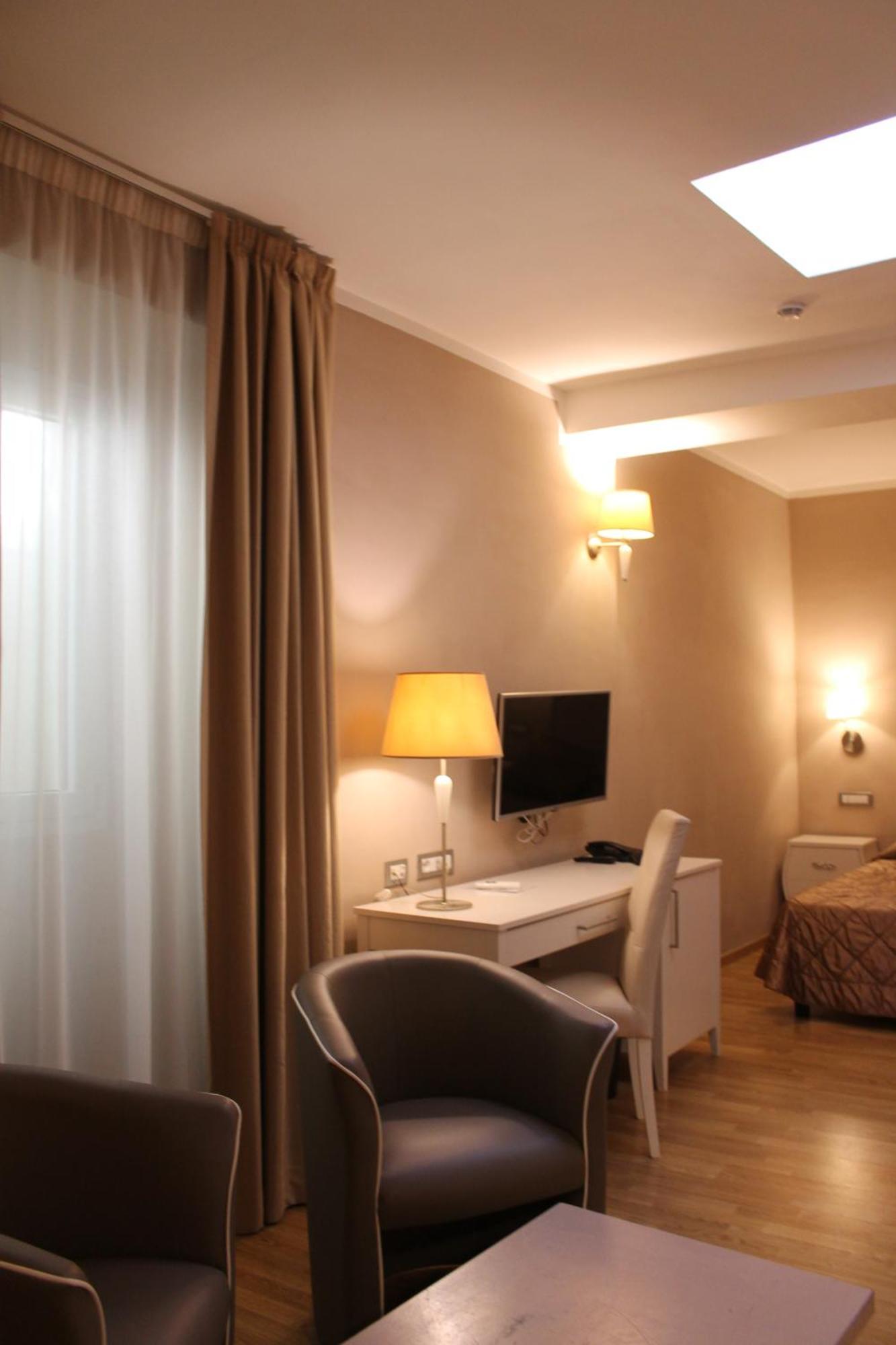 Hotel Centrale Olbia Exterior photo