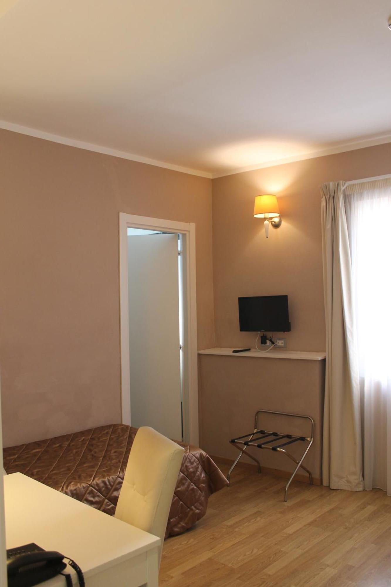 Hotel Centrale Olbia Exterior photo